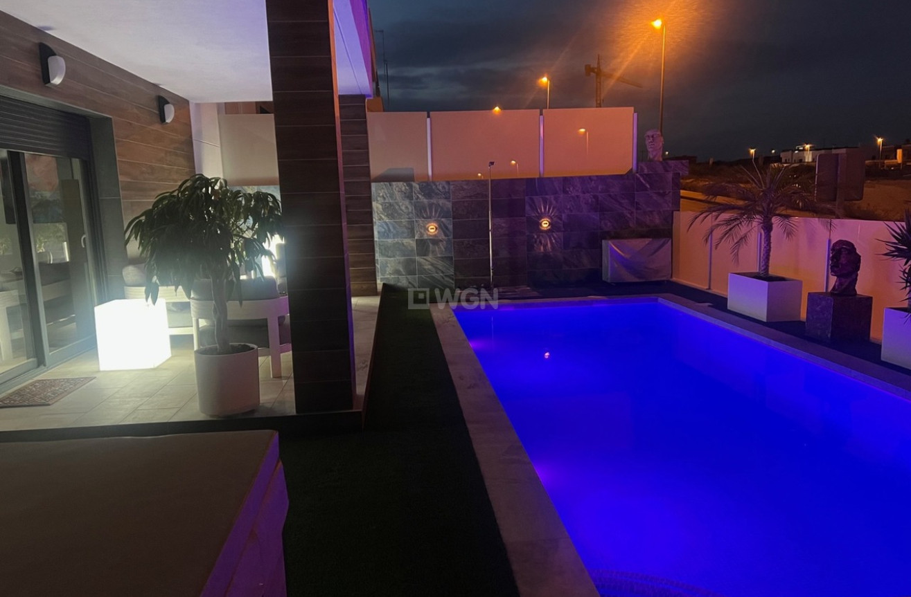 Odsprzedaż - Villa - Los Montesinos - Costa Blanca