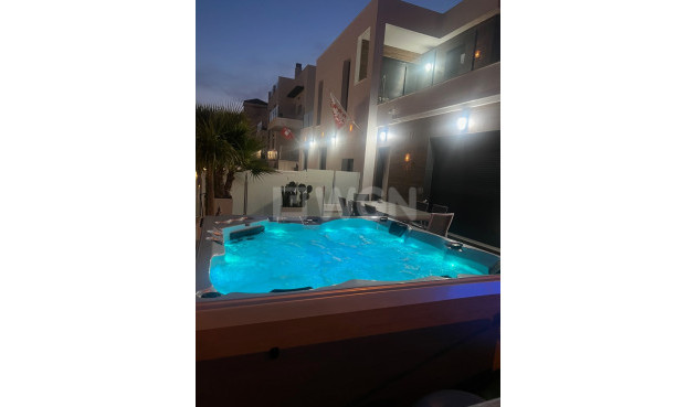 Odsprzedaż - Villa - Los Montesinos - Costa Blanca