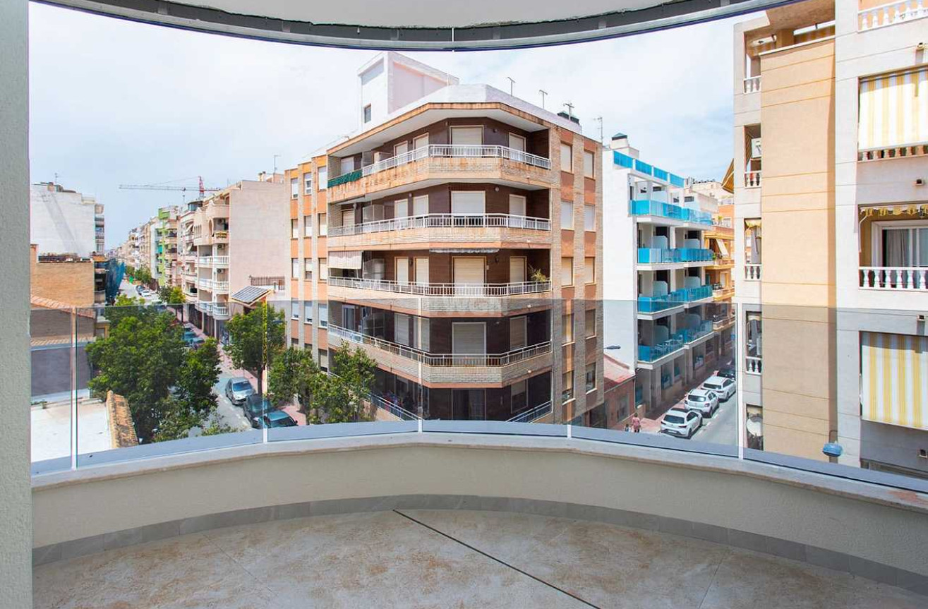 Odsprzedaż - Mieszkanie w bloku - Torrevieja - Costa Blanca