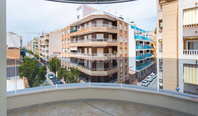 Odsprzedaż - Mieszkanie w bloku - Torrevieja - Costa Blanca