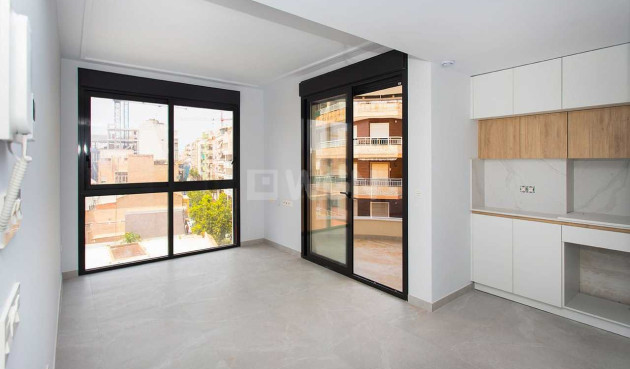Odsprzedaż - Mieszkanie w bloku - Torrevieja - Costa Blanca