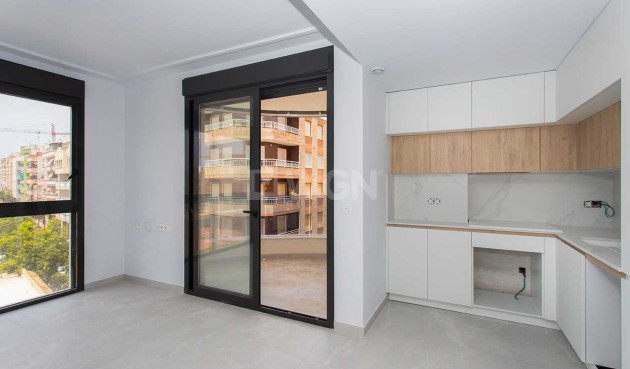 Odsprzedaż - Mieszkanie w bloku - Torrevieja - Costa Blanca