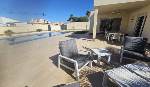 Resale - Villa - Torrevieja - Costa Blanca