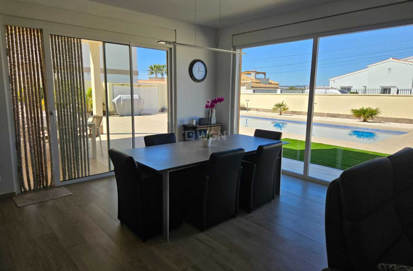 Resale - Villa - Torrevieja - Costa Blanca