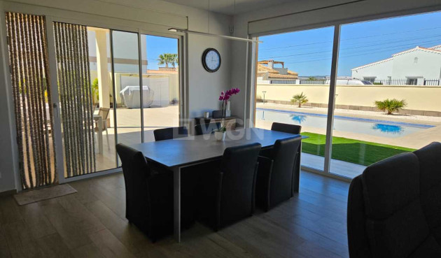 Resale - Villa - Torrevieja - Costa Blanca