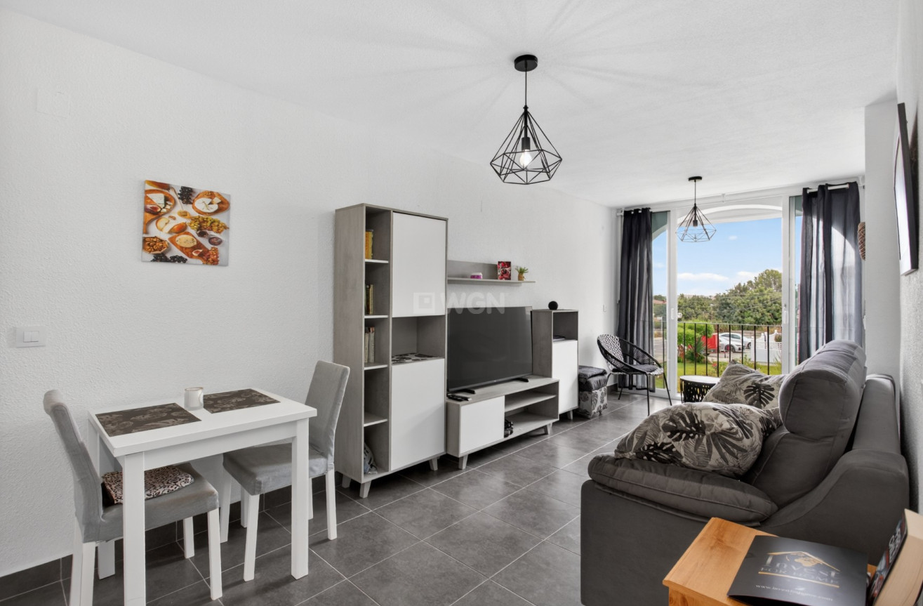 Odsprzedaż - Mieszkanie w bloku - Torrevieja - Costa Blanca