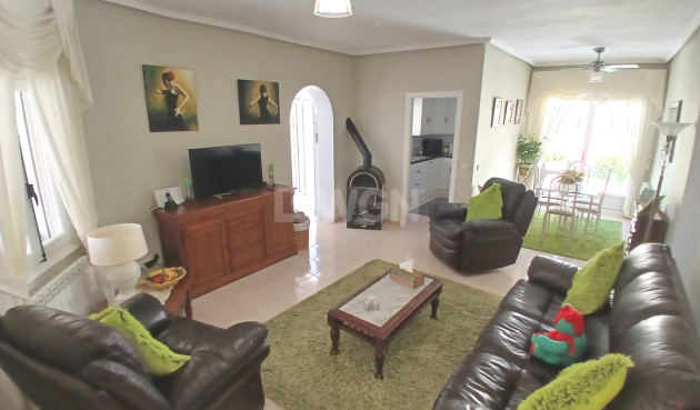 Odsprzedaż - Villa - Villamartin - Costa Blanca