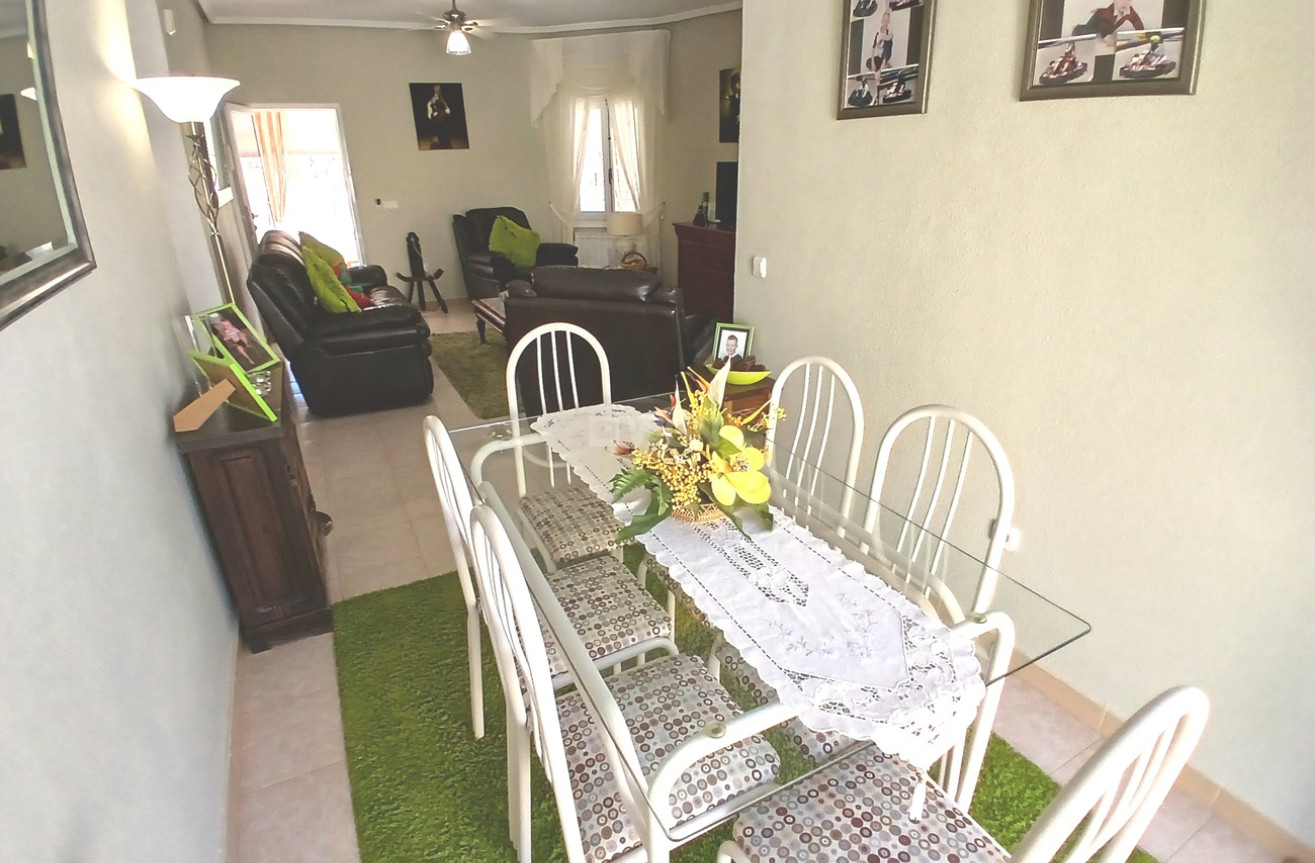 Odsprzedaż - Villa - Villamartin - Costa Blanca