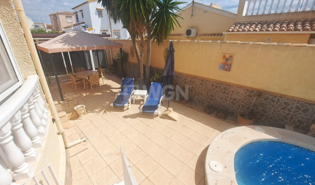 Odsprzedaż - Villa - Villamartin - Costa Blanca