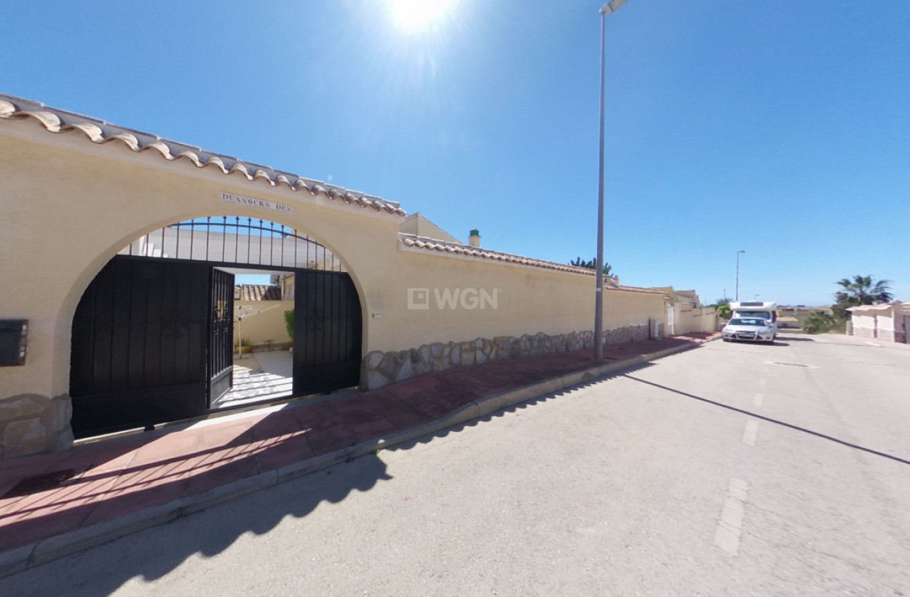 Odsprzedaż - Villa - Villamartin - Costa Blanca