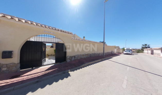 Odsprzedaż - Villa - Villamartin - Costa Blanca