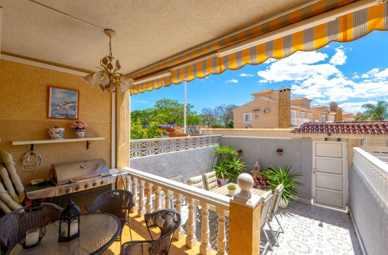 Odsprzedaż - Kamienica - Torrevieja - aguas nuevas