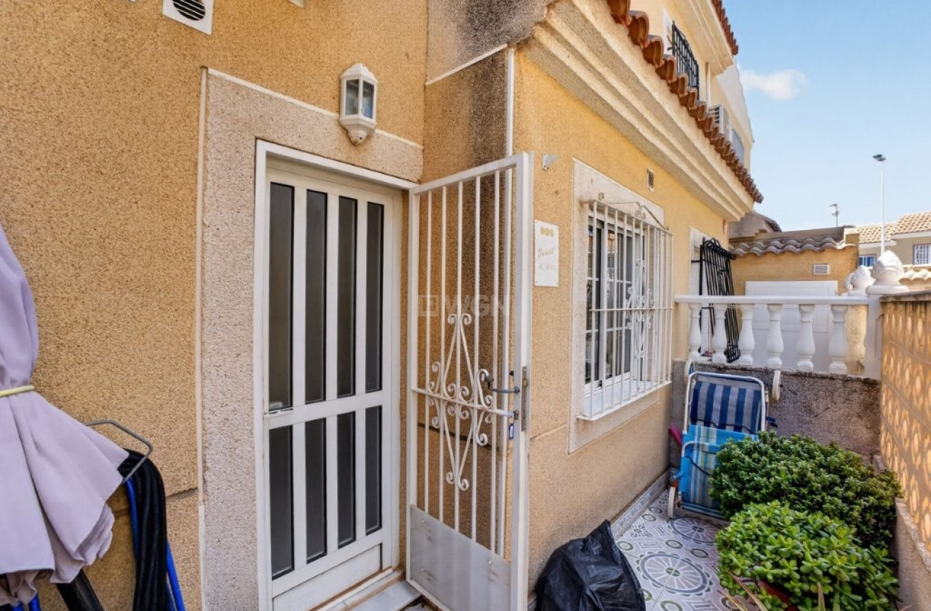Odsprzedaż - Kamienica - Torrevieja - aguas nuevas
