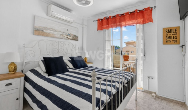 Odsprzedaż - Kamienica - Torrevieja - aguas nuevas