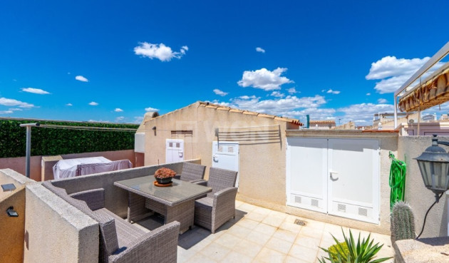 Odsprzedaż - Kamienica - Torrevieja - aguas nuevas