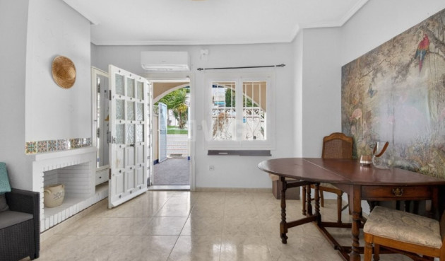 Odsprzedaż - Villa - Torrevieja - Los Altos