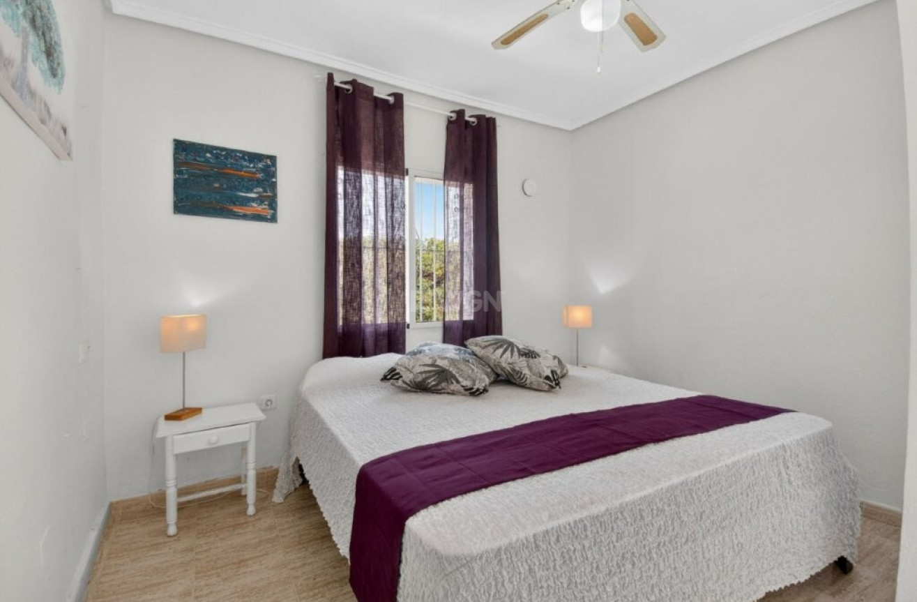 Odsprzedaż - Villa - Torrevieja - Los Altos