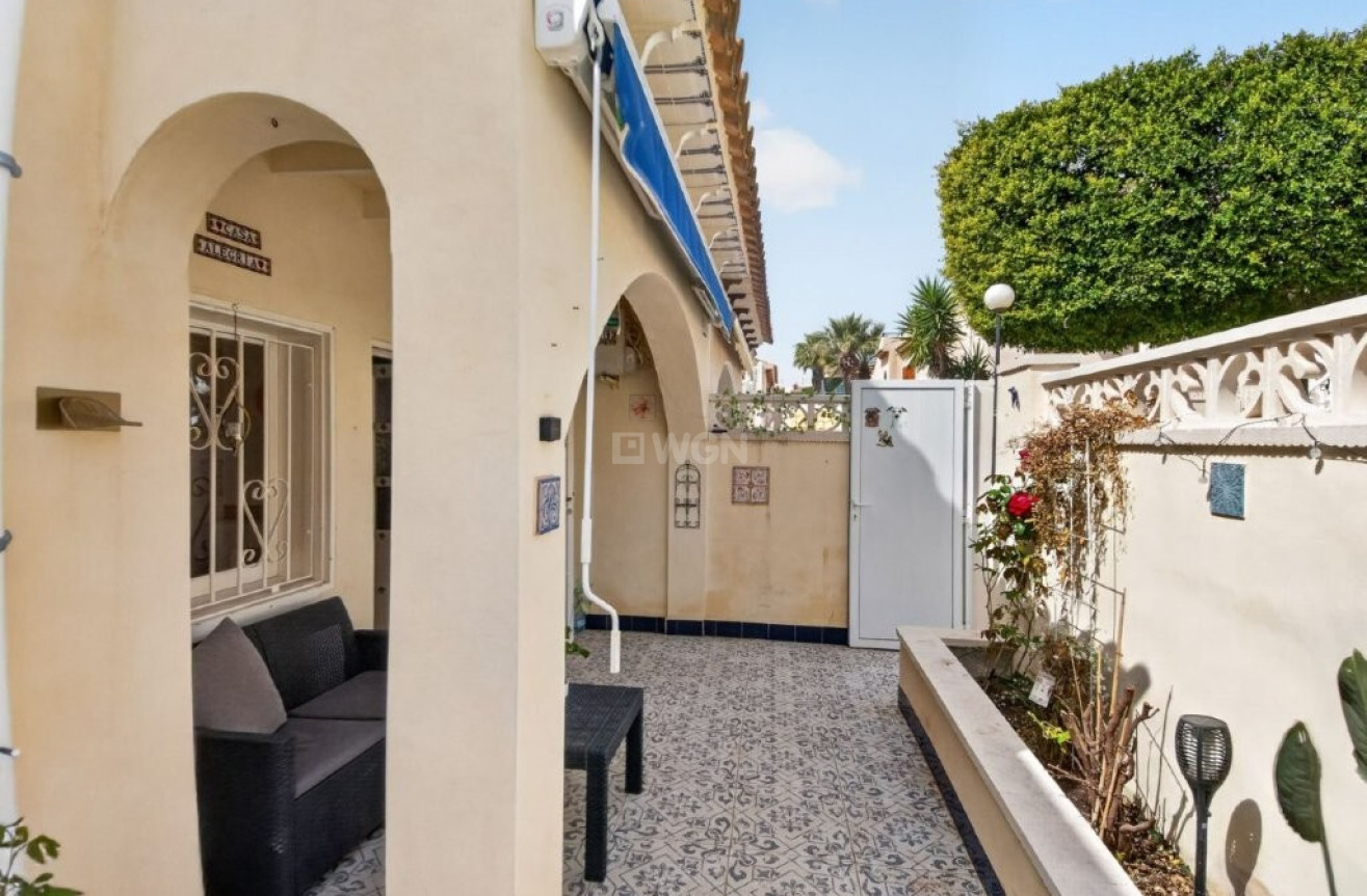 Odsprzedaż - Villa - Torrevieja - Los Altos