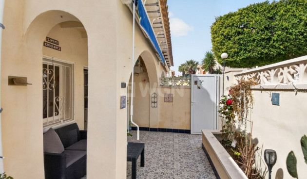 Odsprzedaż - Villa - Torrevieja - Los Altos