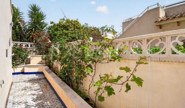 Odsprzedaż - Villa - Torrevieja - Los Altos