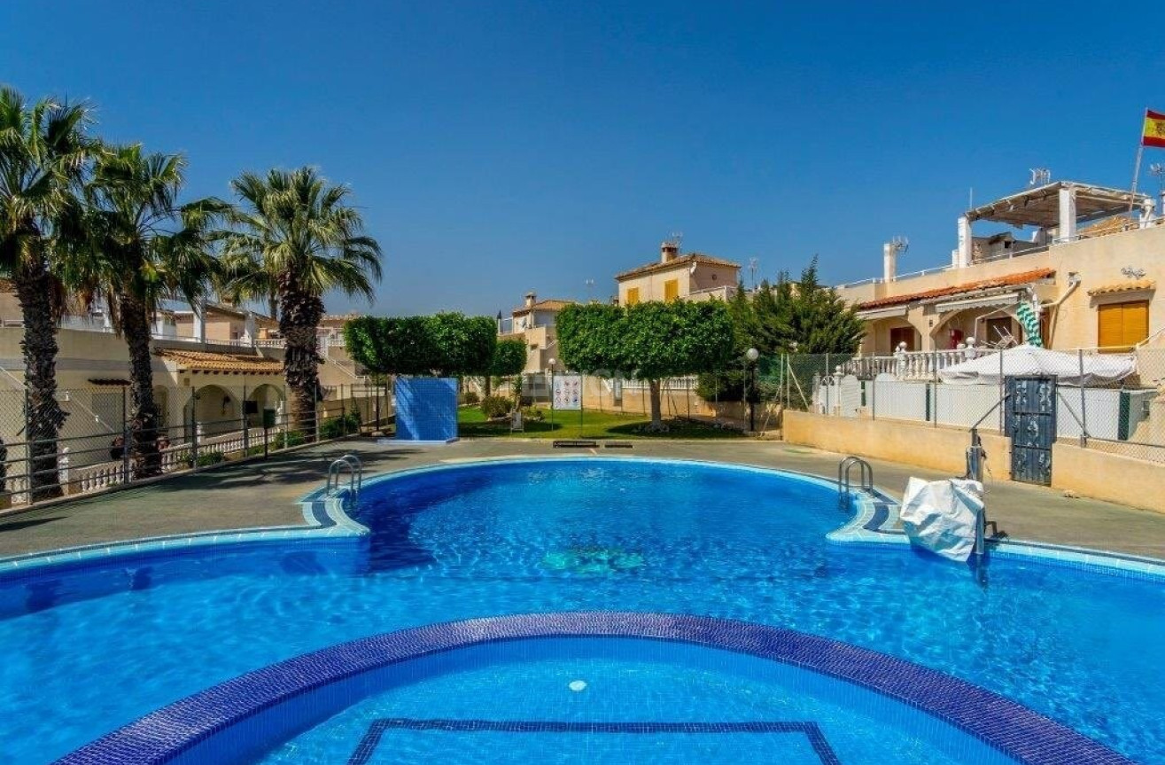 Odsprzedaż - Villa - Torrevieja - Los Altos