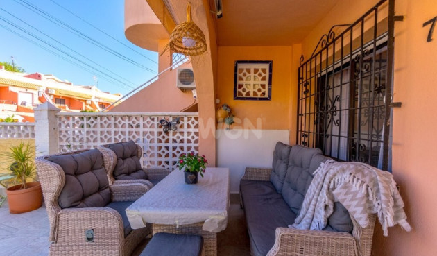 Odsprzedaż - Mieszkanie w bloku - Torrevieja - La Rosaleda