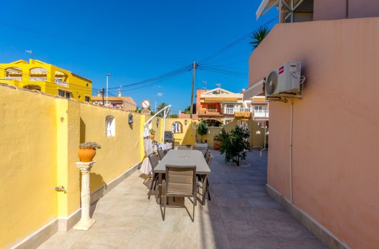 Odsprzedaż - Mieszkanie w bloku - Torrevieja - La Rosaleda