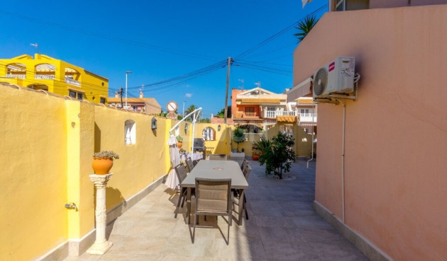 Odsprzedaż - Mieszkanie w bloku - Torrevieja - La Rosaleda