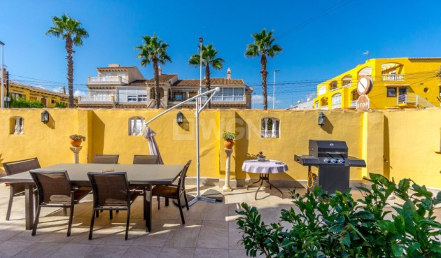 Odsprzedaż - Mieszkanie w bloku - Torrevieja - La Rosaleda