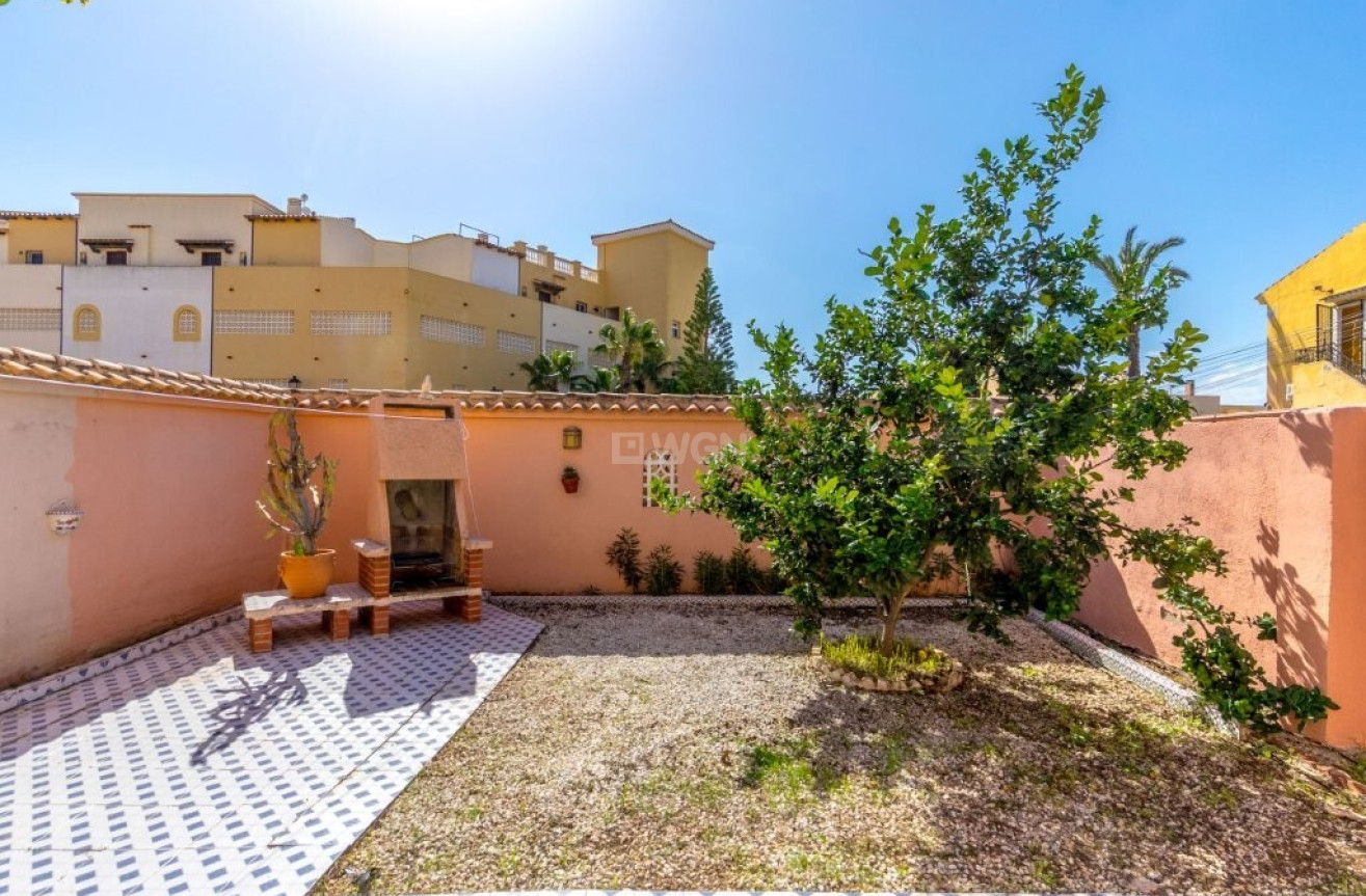 Odsprzedaż - Mieszkanie w bloku - Torrevieja - La Rosaleda