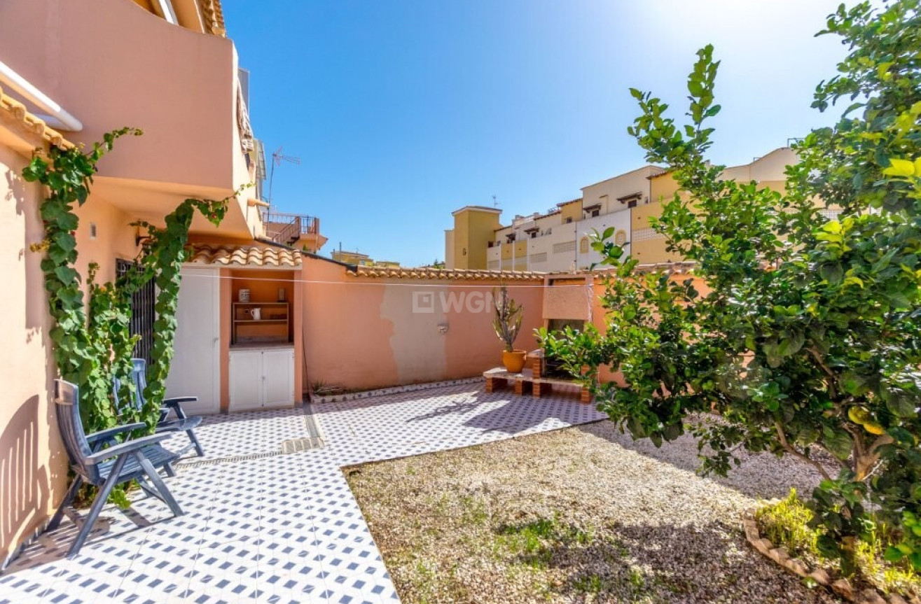 Odsprzedaż - Mieszkanie w bloku - Torrevieja - La Rosaleda