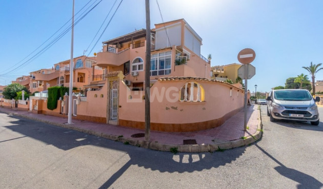 Odsprzedaż - Mieszkanie w bloku - Torrevieja - La Rosaleda