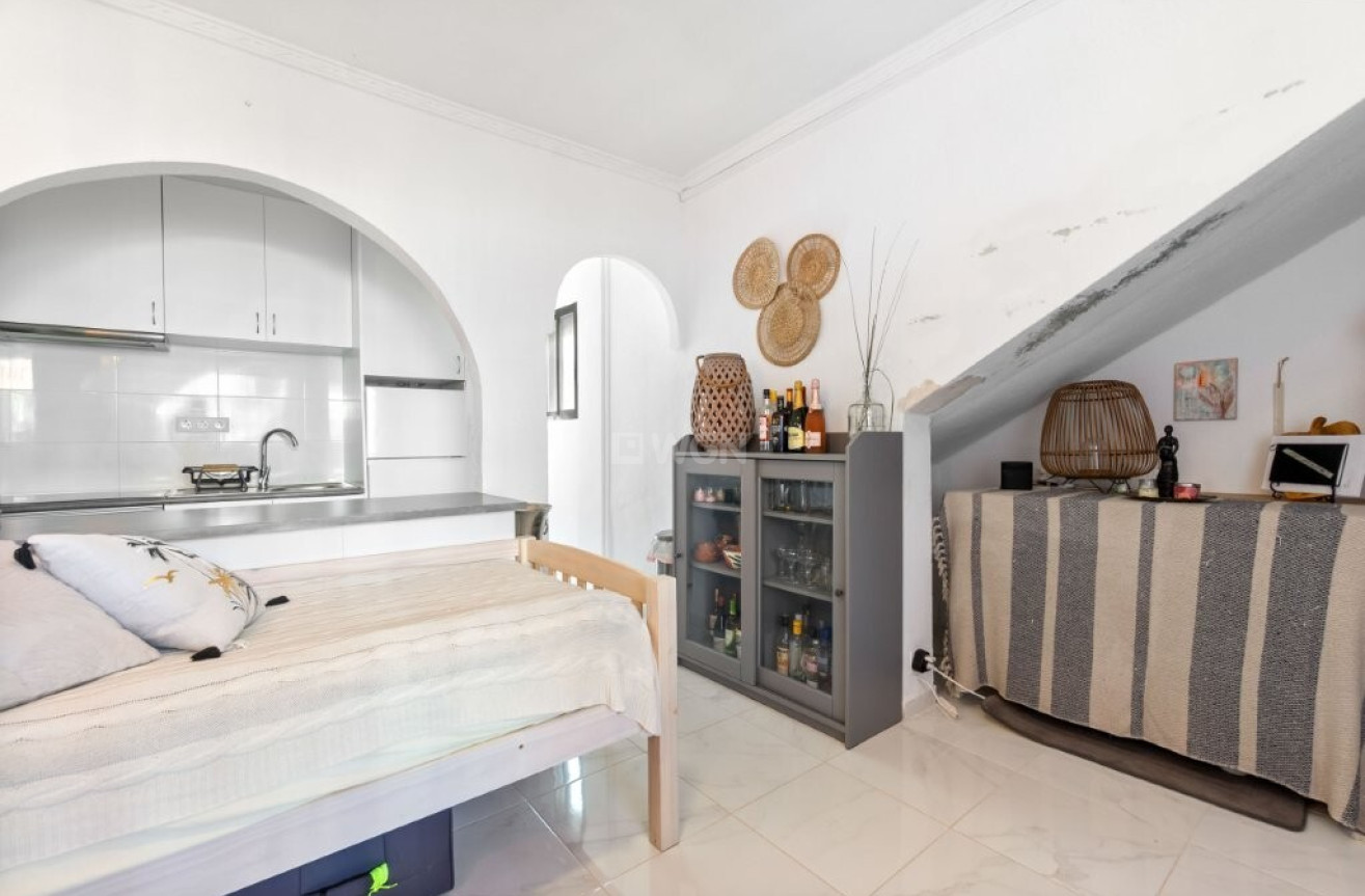 Odsprzedaż - Mieszkanie w bloku - Torrevieja - La Rosaleda