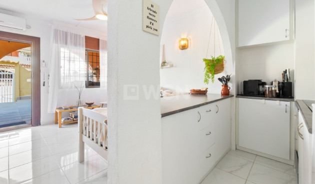 Odsprzedaż - Mieszkanie w bloku - Torrevieja - La Rosaleda