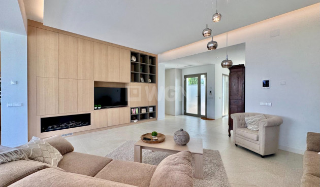 Odsprzedaż - Villa - Orihuela - Las Colinas Golf