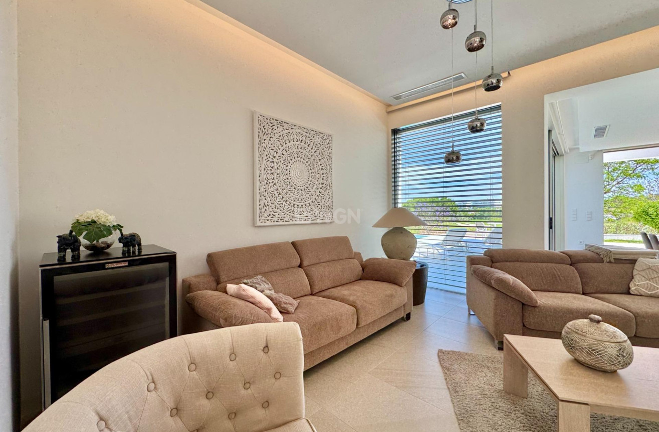Odsprzedaż - Villa - Orihuela - Las Colinas Golf