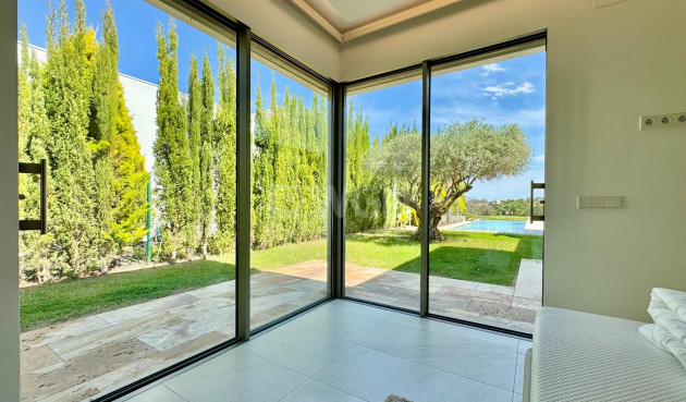 Odsprzedaż - Villa - Orihuela - Las Colinas Golf