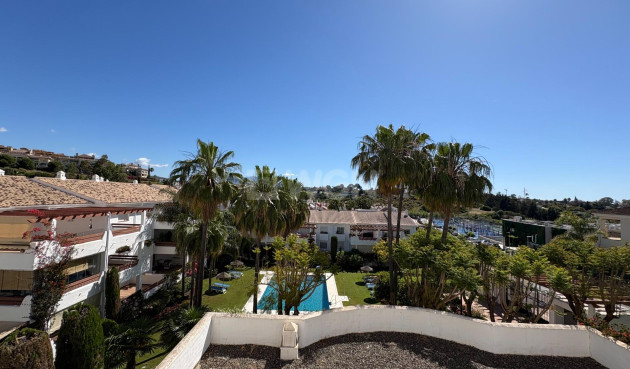 Odsprzedaż - Mieszkanie w bloku - Estepona - Parque Selwo Aventura