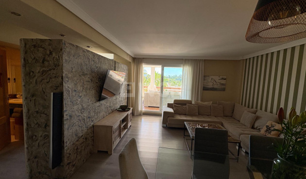 Odsprzedaż - Mieszkanie w bloku - Estepona - Parque Selwo Aventura