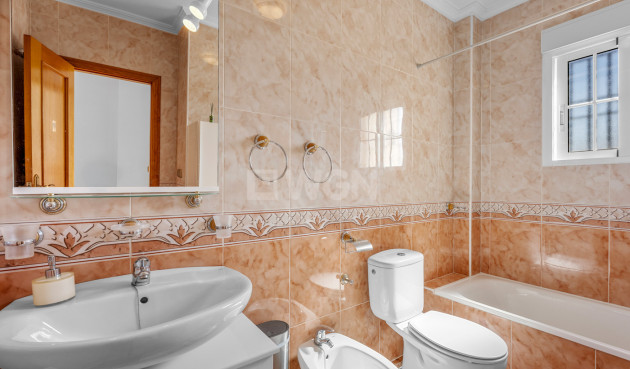 Odsprzedaż - Villa - Cabo Roig - Costa Blanca