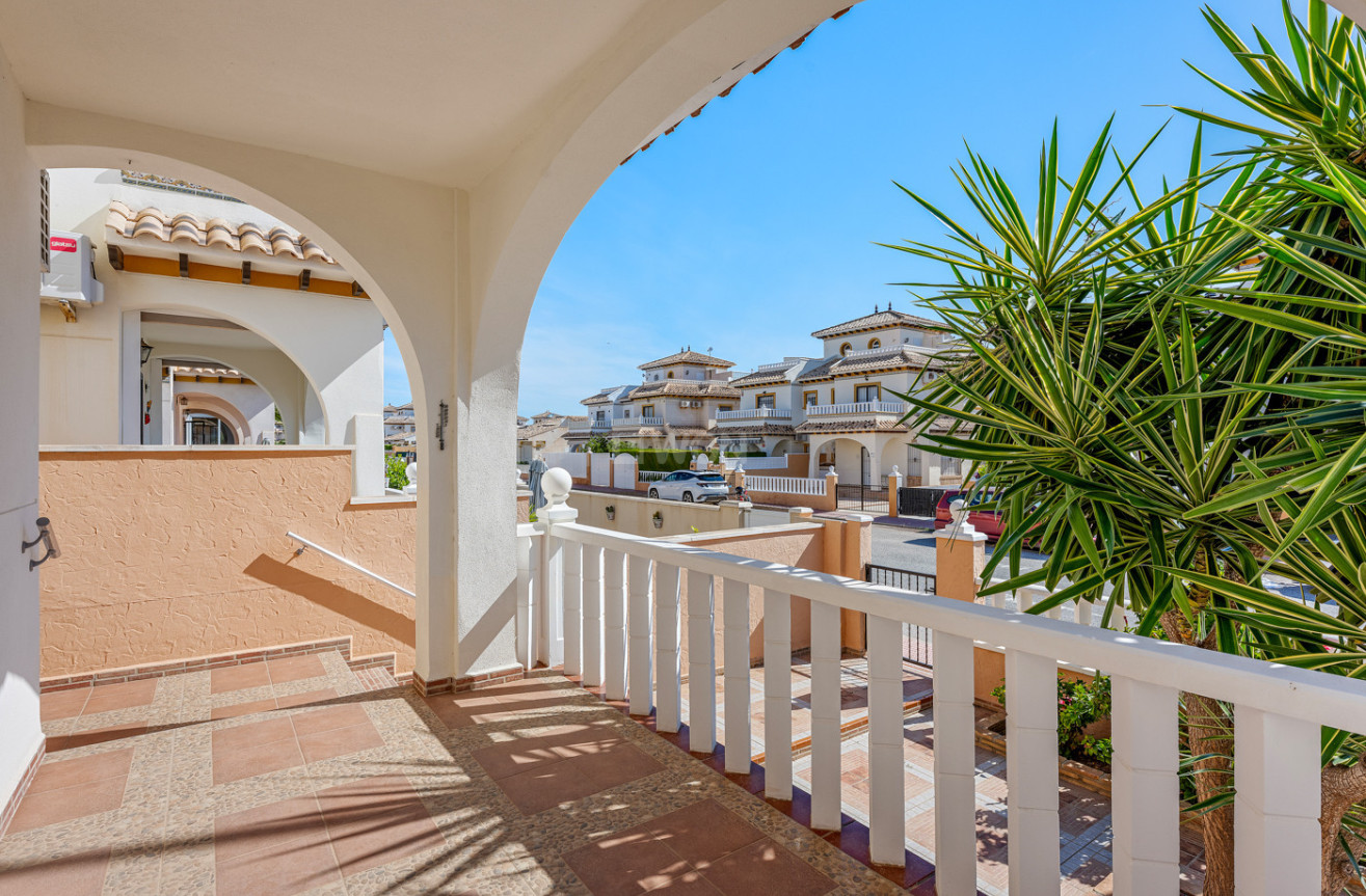 Odsprzedaż - Villa - Cabo Roig - Costa Blanca