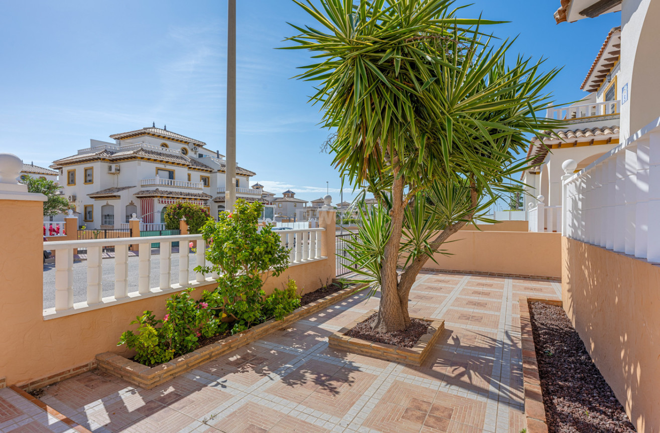Odsprzedaż - Villa - Cabo Roig - Costa Blanca