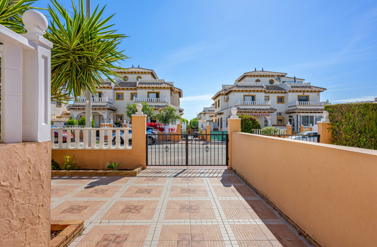 Odsprzedaż - Villa - Cabo Roig - Costa Blanca