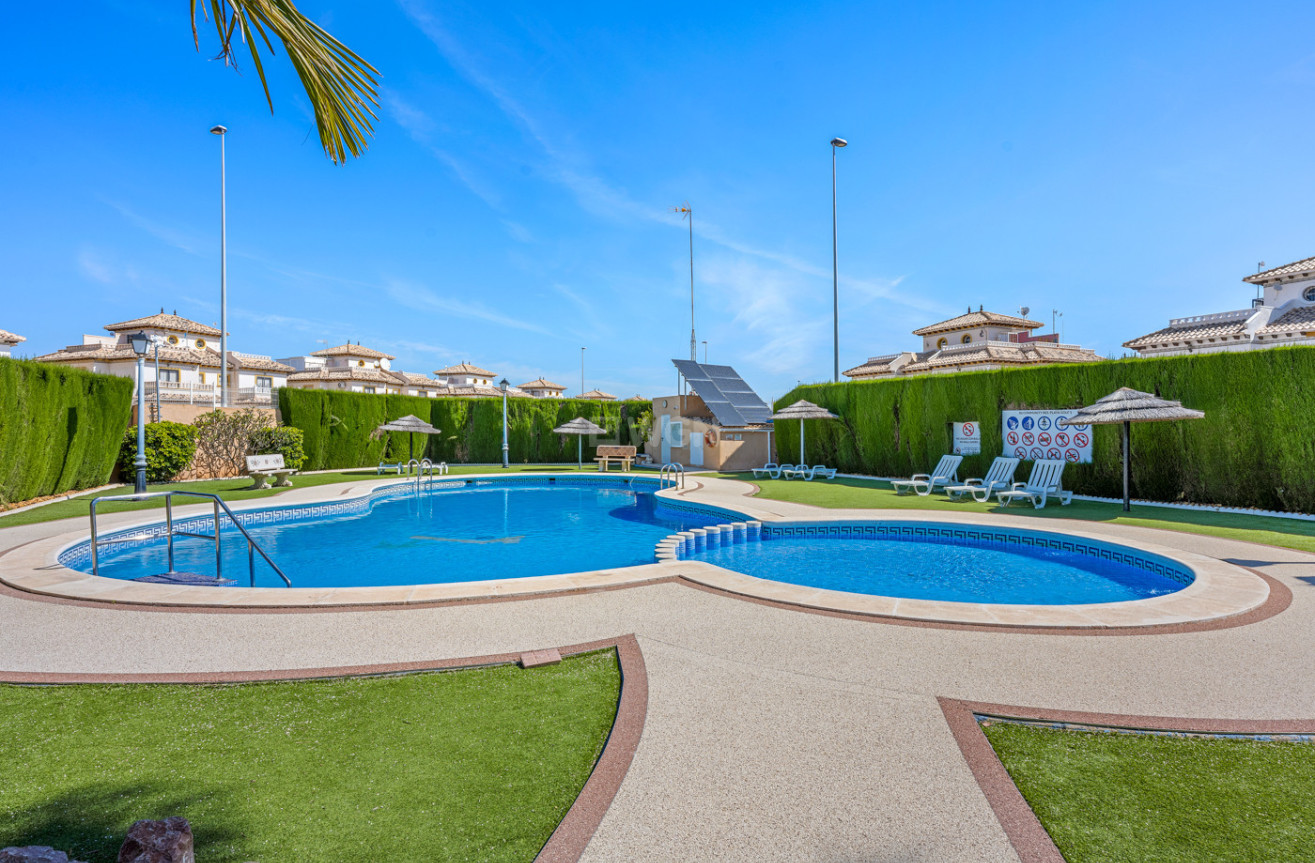 Odsprzedaż - Villa - Cabo Roig - Costa Blanca