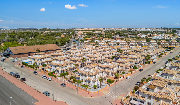 Odsprzedaż - Villa - Cabo Roig - Costa Blanca