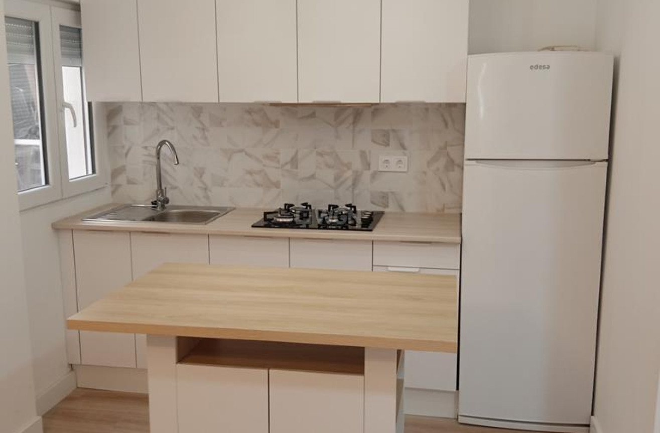 Odsprzedaż - Mieszkanie w bloku - Torrevieja - El Molino