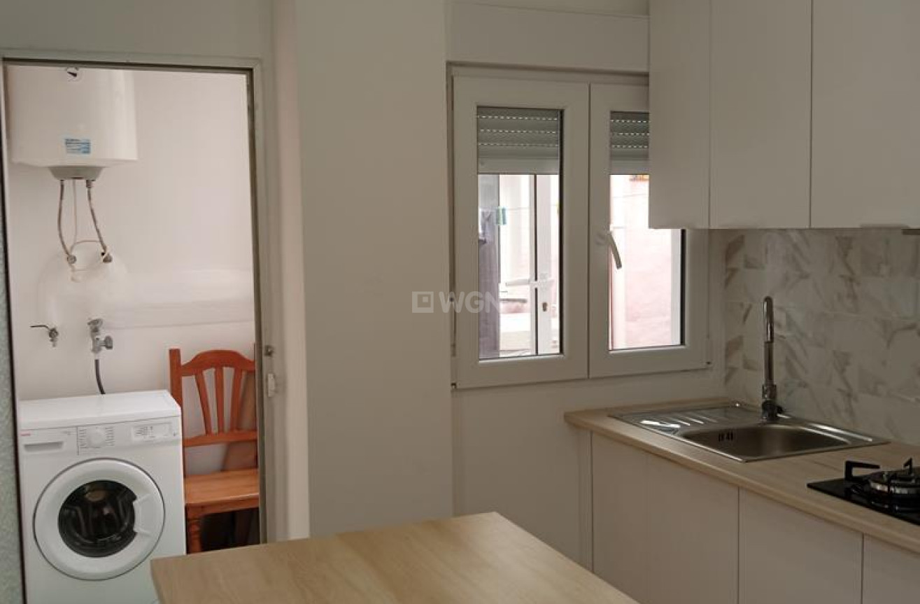 Odsprzedaż - Mieszkanie w bloku - Torrevieja - El Molino