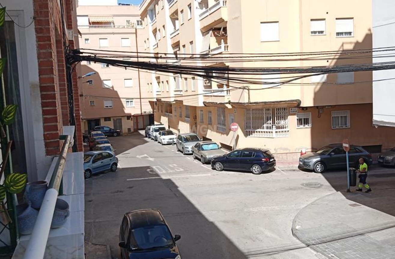 Odsprzedaż - Mieszkanie w bloku - Torrevieja - El Molino