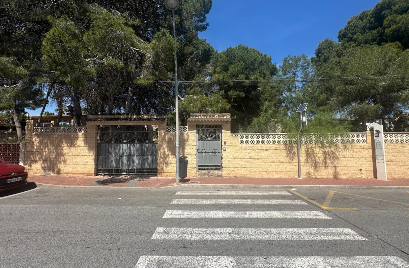 Odsprzedaż - Villa - Torrevieja - Costa Blanca