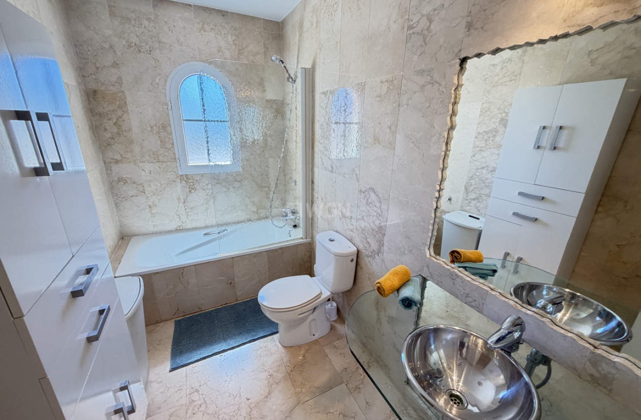 Resale - Villa - Las Ramblas Golf - Inland